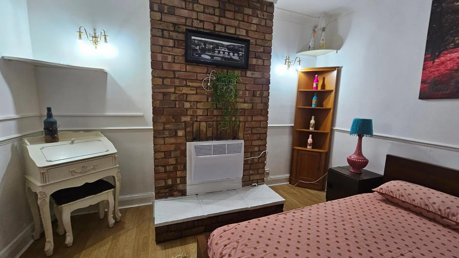 1 Beautiful Large Room Goodmayes